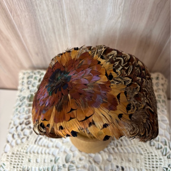 Hildagarde Vintage 1940’s Pheasant Feathered Hat Fascinator - Picture 1 of 8